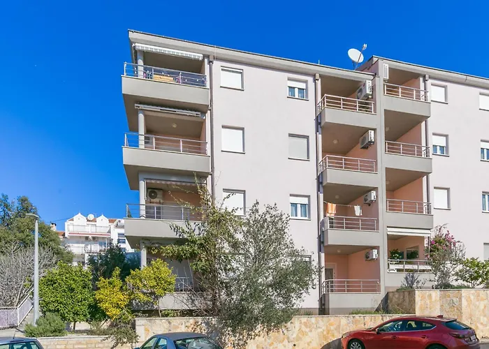 Διαμέρισμα With Parking Space - 23910 Τρογκίρ